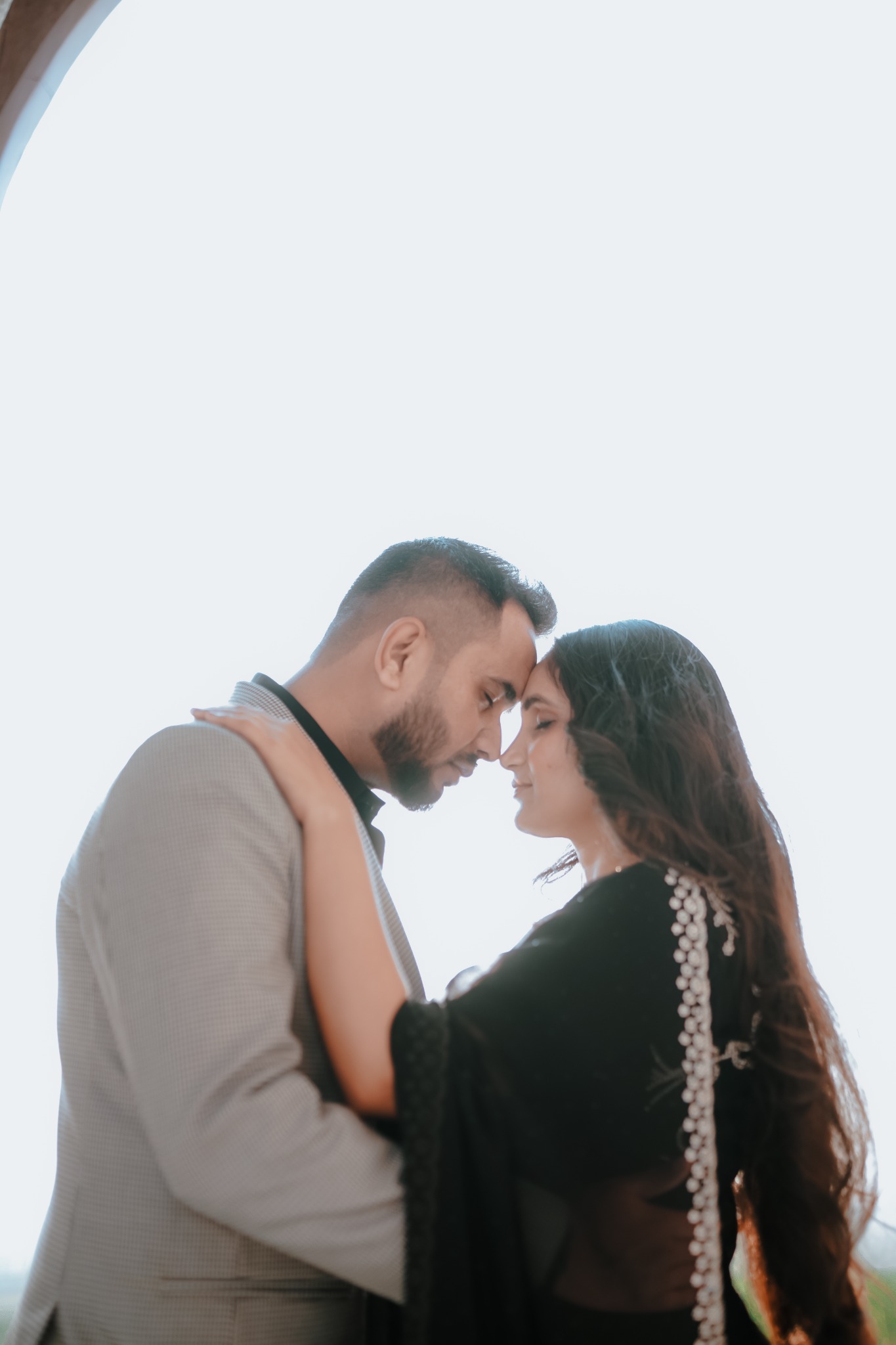 Couple silhouette pre-wedding portrait